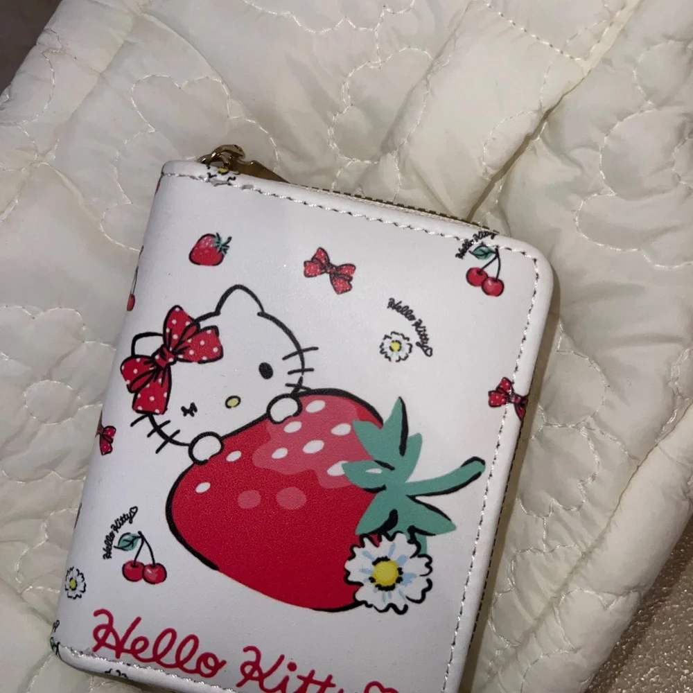 Hello Kitty bundle - Picture 3 of 4